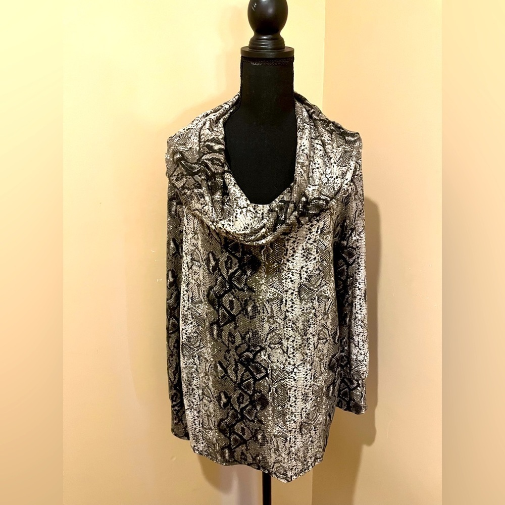 Gibson Cozy Convertible Tunic on Snakeskin Print, Size L